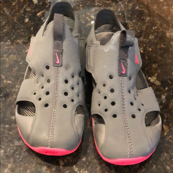 nike children's water shoes
